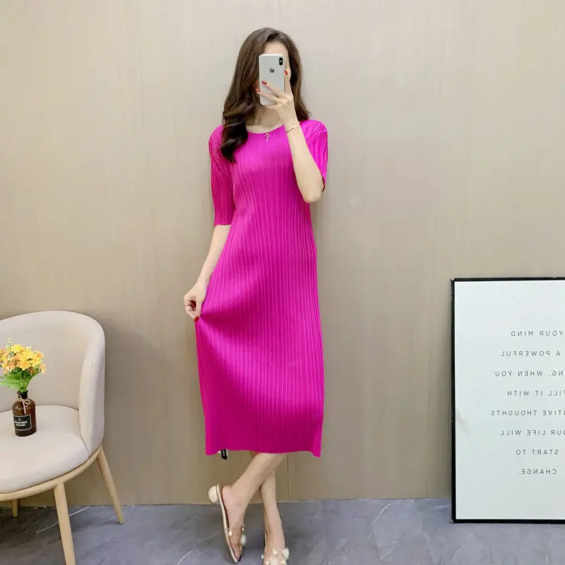 Summer dress female fashion round collars thin knee pleated skirt 2022 short -sleeved simplicity short sleeve pleated fold dress
Summer dress female fashion round collars thin knee pleated skirt 2022 short -sleeved simplicity short sleeve pleated fold dress
