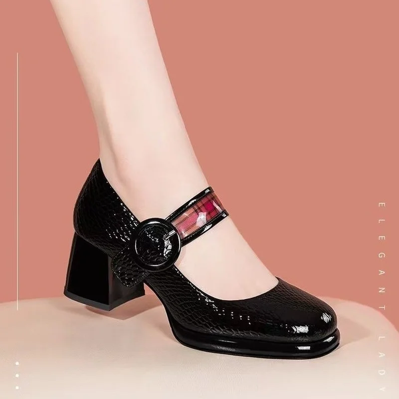 Black Sexy Female Designer Sandals High-heeled Women's Shoe Chunky Heels Casual Shoe Plaid Fashion High-heeled Shoes Middle-aged
Black Sexy Female Designer Sandals High-heeled Women's Shoe Chunky Heels Casual Shoe Plaid Fashion High-heeled Shoes Middle-aged