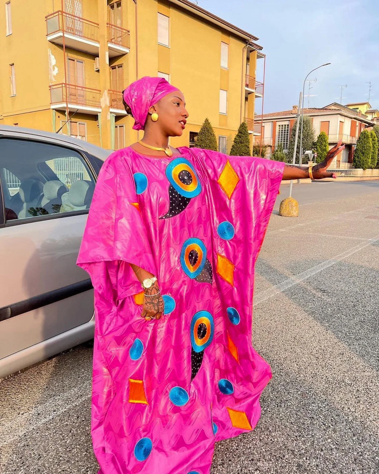 African Dress For Woman Plus Size Dress Bazin Riche Embroidery With Embroidery Floor Long Dress With Scarf
African Dress For Woman Plus Size Dress Bazin Riche Embroidery With Embroidery Floor Long Dress With Scarf