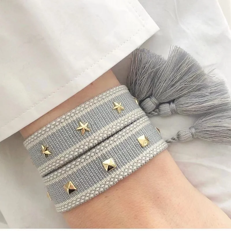 Vintage Friendship Bracelets Adjustable Woven Arm Stacked Bracelet Fashion Jewelry Gift for Mom Sis Couples
Vintage Friendship Bracelets Adjustable Woven Arm Stacked Bracelet Fashion Jewelry Gift for Mom Sis Couples