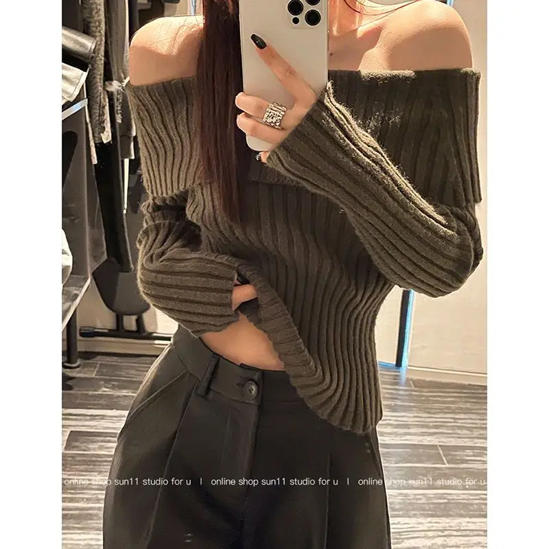 Autumn Solid Pullover Sweater Women Sexy Vintage Knitted Sweater Tops Female Off Shoulder Korean Fashion Casual Sweater 2022 New 
Autumn Solid Pullover Sweater Women Sexy Vintage Knitted Sweater Tops Female Off Shoulder Korean Fashion Casual Sweater 2022 New