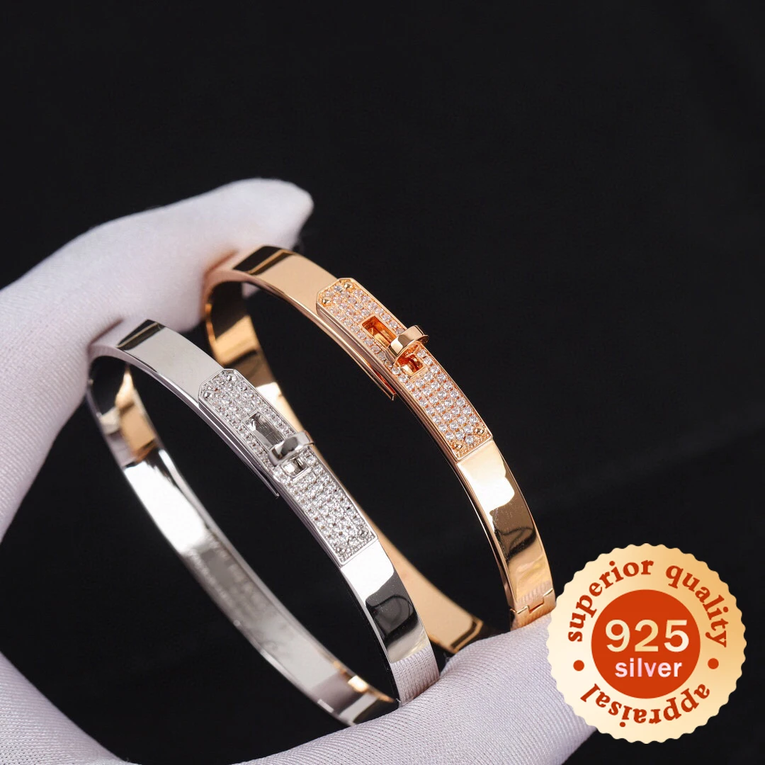 New Fashion Bracelet Unique Design Silver Plated Exquisite Jewelry Party Wedding
New Fashion Bracelet Unique Design Silver Plated Exquisite Jewelry Party Wedding