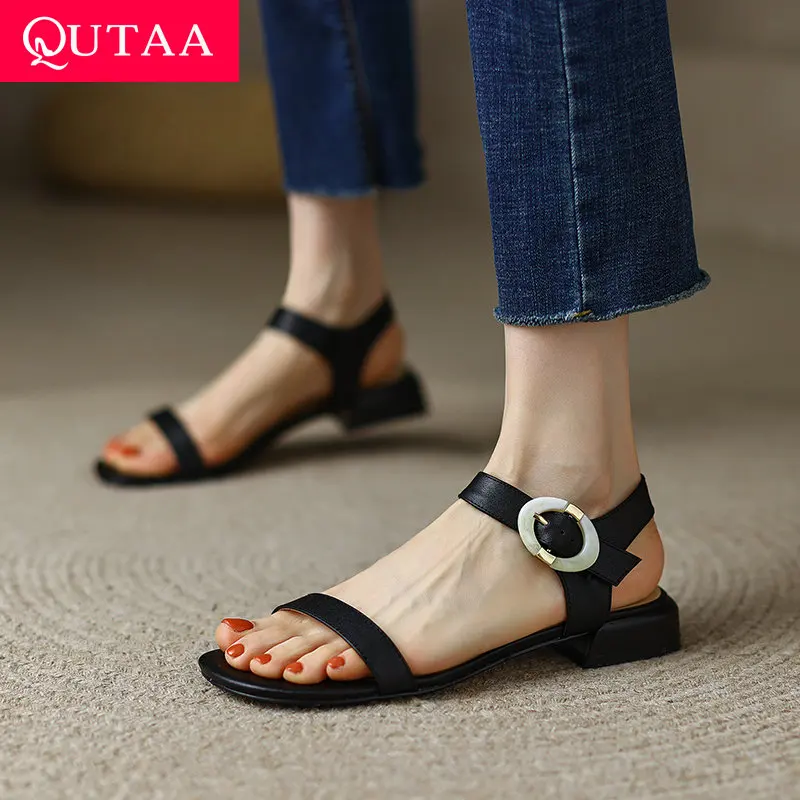 QUTAA/2022 г. Новая летняя повседневная женская обувь на платформе с открытым носком и пряжкой элегантные женские босоножки из натуральной кожи ...
QUTAA/2022 г. Новая летняя повседневная женская обувь на платформе с открытым носком и пряжкой элегантные женские босоножки из натуральной кожи ...
