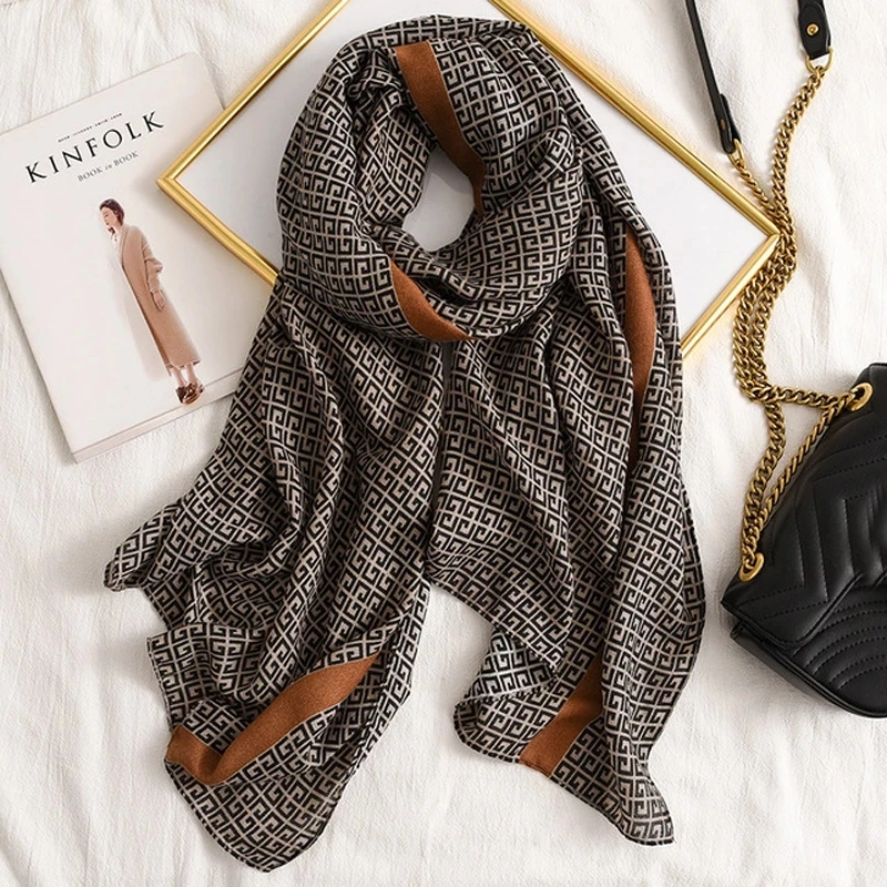 Luxury Brand 2021 Cotton Scarf Women Large Shawls Pashmina Hijab Foulard Echarpe Design Print Lady Leopard Stole Head Scarves
Luxury Brand 2021 Cotton Scarf Women Large Shawls Pashmina Hijab Foulard Echarpe Design Print Lady Leopard Stole Head Scarves