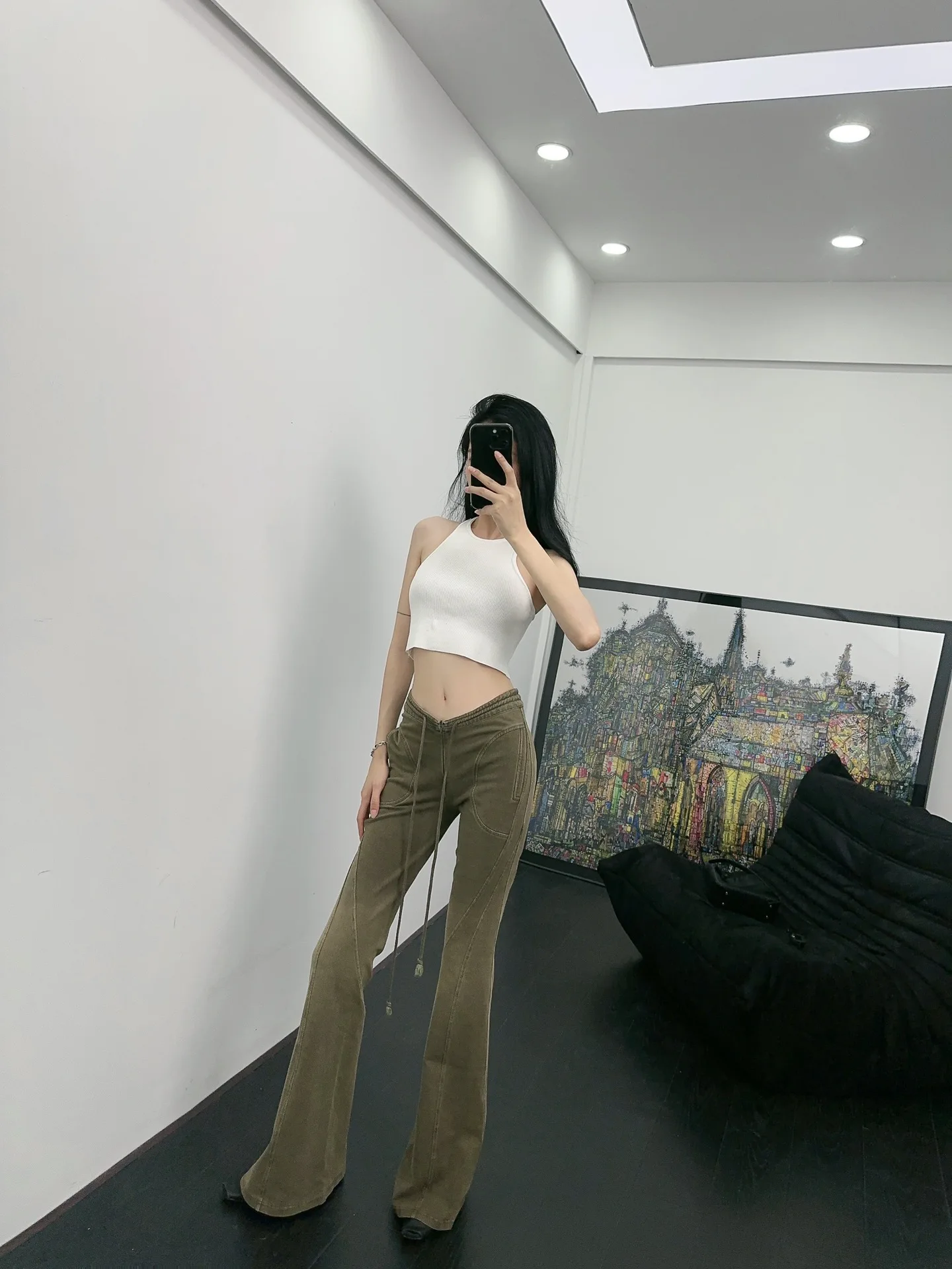 Новинка весна-лето 2023 женская одежда расклешенные брюки 0814 
Новинка весна-лето 2023 женская одежда расклешенные брюки 0814