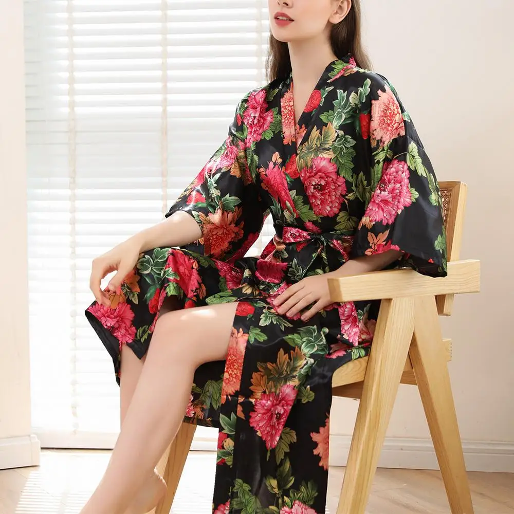 Plus Size New Brand Silk Women Kimono Bathrobes Long Sexy Sweater Vintage Printed Evening Dress Flower
Plus Size New Brand Silk Women Kimono Bathrobes Long Sexy Sweater Vintage Printed Evening Dress Flower