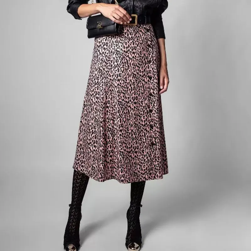 Pink leopard print ladies skirt silk viscose blend casual wild fashion women midi skirt
Pink leopard print ladies skirt silk viscose blend casual wild fashion women midi skirt