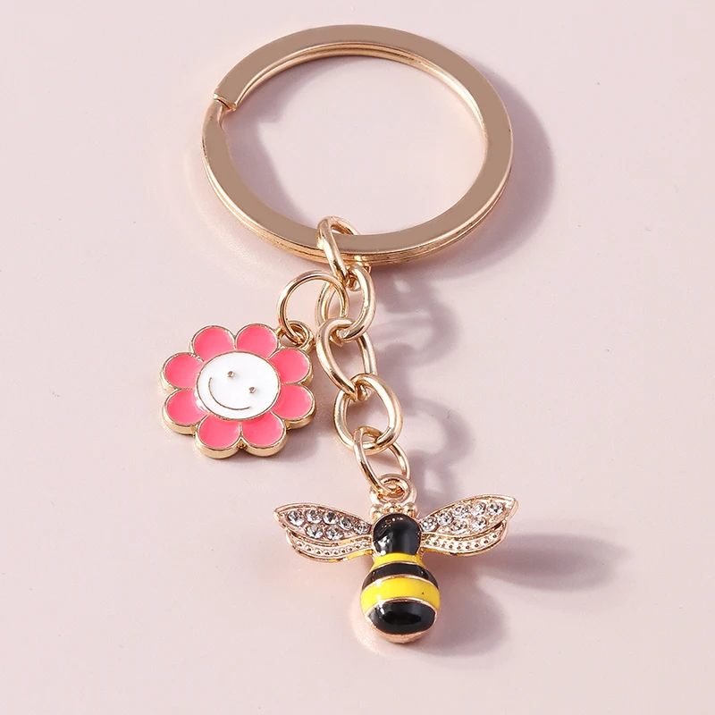 

Cute Animal Bee Keychains Enamel Flower Charms Keyrings Souvenir Gifts for Women Men Car Key Handbag Pendants Key Chains