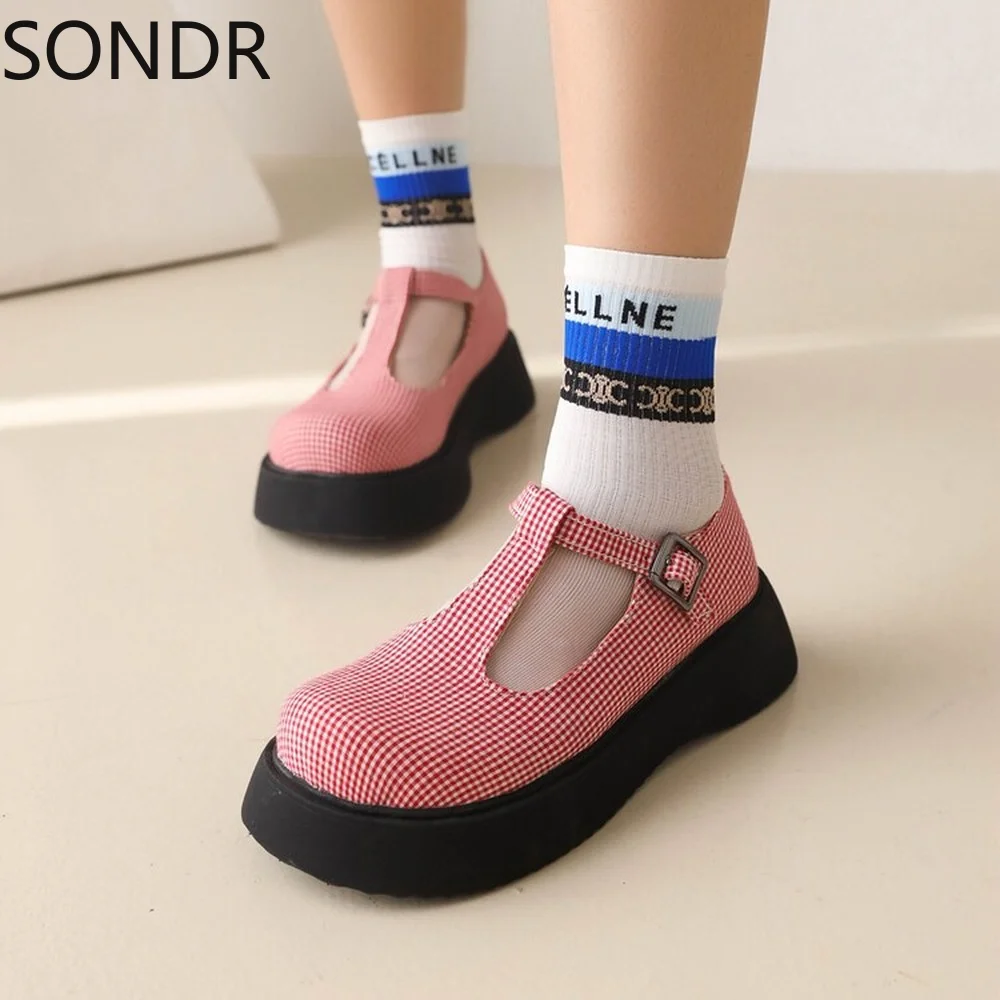 Женские туфли в римском стиле на платформе и среднем толстом каблуке, летние сандалии с ремешками, повседневные готические сетчатые оксфор... 
Женские туфли в римском стиле на платформе и среднем толстом каблуке, летние сандалии с ремешками, повседневные готические сетчатые оксфор...