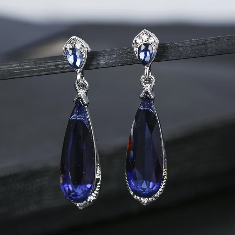 New Luxury Jewelry Blue Stone Earrings for Women's Engagement Wedding Water Drop Long Earrings Valentine's Day Gifts
New Luxury Jewelry Blue Stone Earrings for Women's Engagement Wedding Water Drop Long Earrings Valentine's Day Gifts