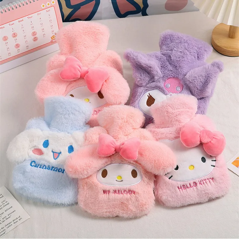 Подлинная плюшевая бутылка для горячей воды в стиле аниме Sanrio Kitty Cinnamoroll Kuromi Melody, зимняя Портативная сумка для горячей воды, кавайная грелка ...
Подлинная плюшевая бутылка для горячей воды в стиле аниме Sanrio Kitty Cinnamoroll Kuromi Melody, зимняя Портативная сумка для горячей воды, кавайная грелка ...