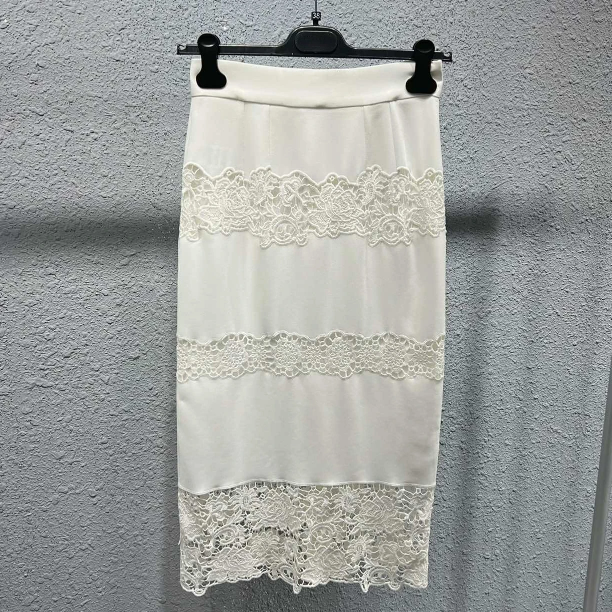 Top Quality 2022 New Summer D Style Luxury Women Skirt White Hollow Out Straight Sexy Dress Beach and Holiday
Top Quality 2022 New Summer D Style Luxury Women Skirt White Hollow Out Straight Sexy Dress Beach and Holiday