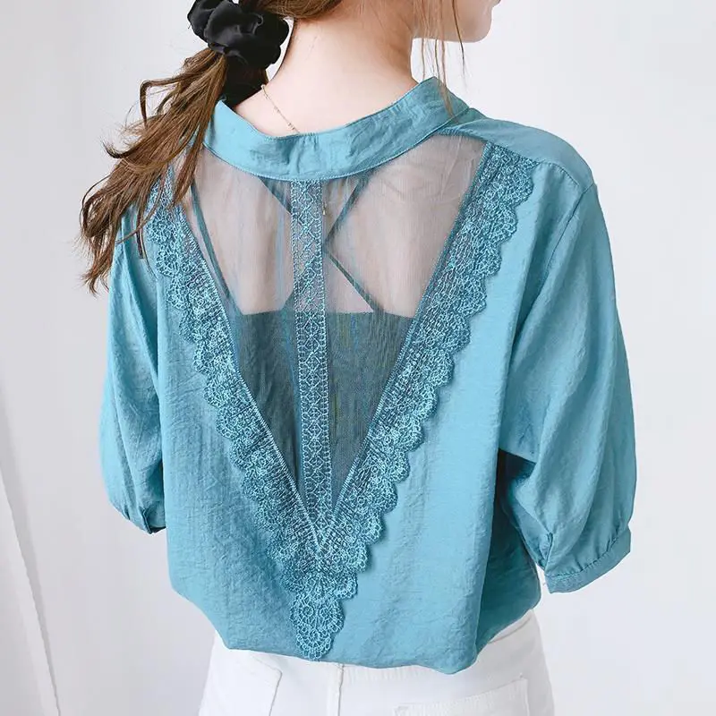 European Station Back Lace Shirt Women's Short-sleeved 2022 Summer New V-neck Western Style Loose and Careful Machine Mesh Shirt
European Station Back Lace Shirt Women's Short-sleeved 2022 Summer New V-neck Western Style Loose and Careful Machine Mesh Shirt