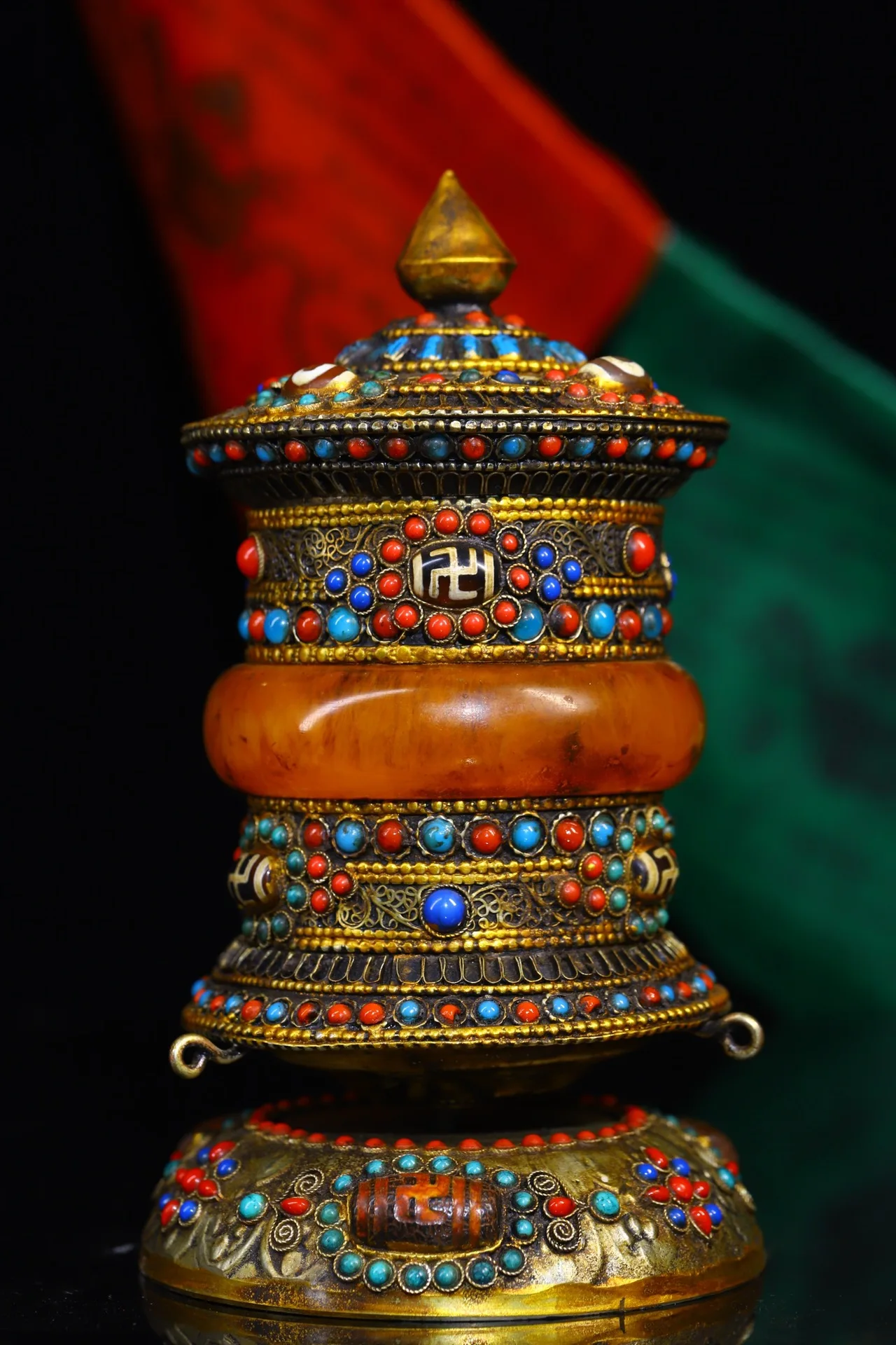 7"Tibet Temple Collection Old Tibetan silver Mosaic Gem Turquoise Prayer Wheel Scripture Amulet Dharma Worship Hall Town house
7"Tibet Temple Collection Old Tibetan silver Mosaic Gem Turquoise Prayer Wheel Scripture Amulet Dharma Worship Hall Town house