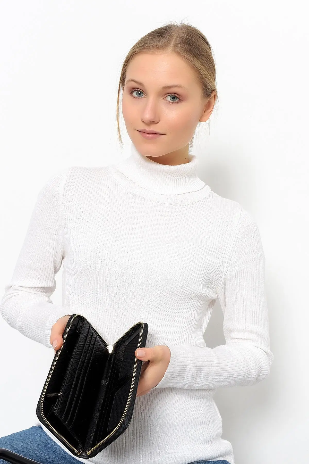 Stylish Wallet Women's black leather zippered large hand Credit Card Holder Clutch Case Passport Card Bag ID
Stylish Wallet Women's black leather zippered large hand Credit Card Holder Clutch Case Passport Card Bag ID