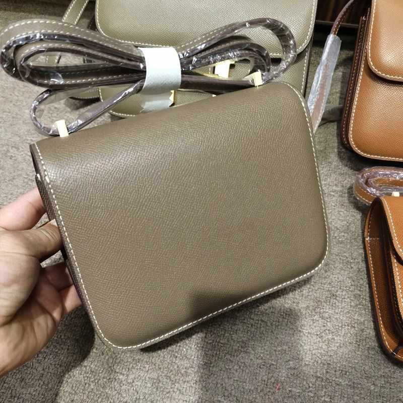 Tofu Package Luxury Top Cowhide Shoulder Bag French Classic Brand Designer Handbag Grain Genuine Leather Women Crossbody Bags
Tofu Package Luxury Top Cowhide Shoulder Bag French Classic Brand Designer Handbag Grain Genuine Leather Women Crossbody Bags