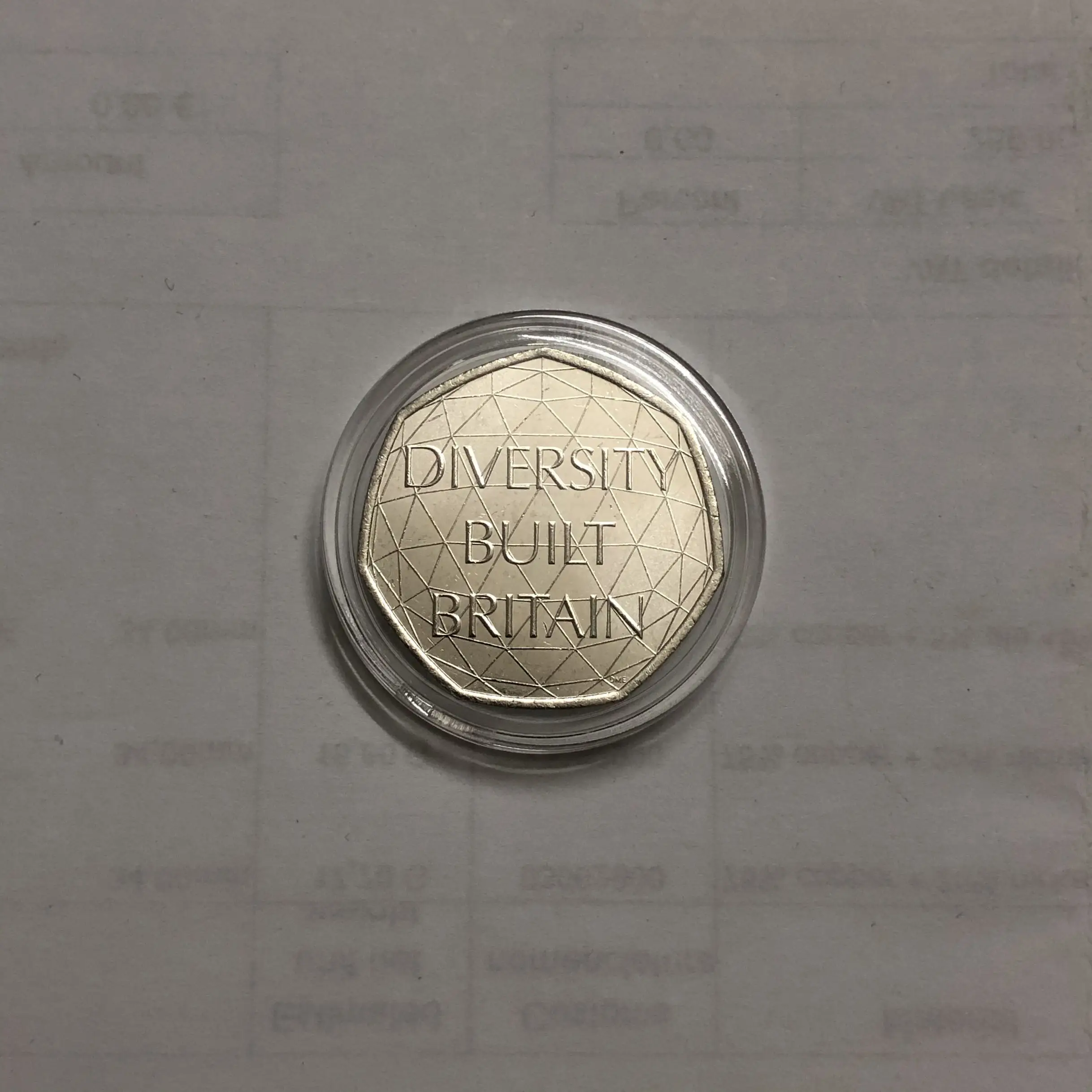 Памятная монета 2021 UK 50 P, достижения разнообразных результатов, британская оригинальная сумка в разупаковке с прозрачной круглой коробкой, ...
Памятная монета 2021 UK 50 P, достижения разнообразных результатов, британская оригинальная сумка в разупаковке с прозрачной круглой коробкой, ...