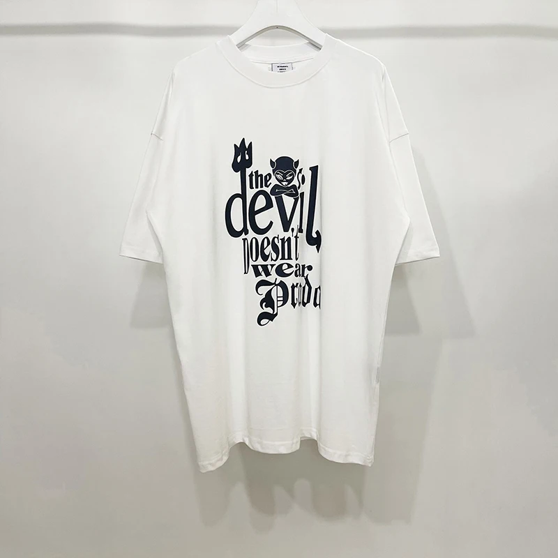 VETEMENTS T-shirt Street Fashion Graphic Print Men Women 1:1 Vetements Oversize Tops Tee
VETEMENTS T-shirt Street Fashion Graphic Print Men Women 1:1 Vetements Oversize Tops Tee