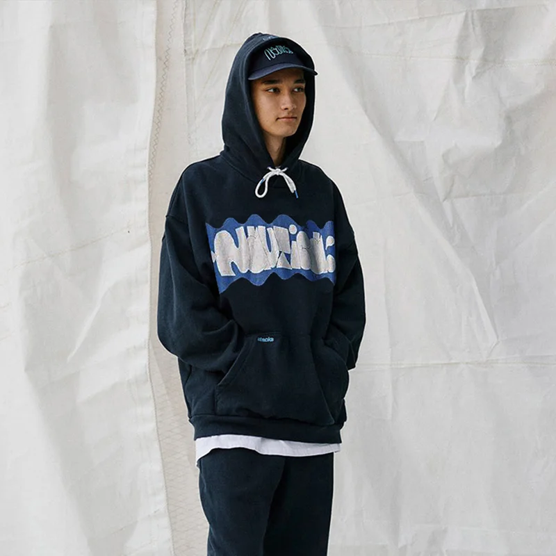NAUTICA 22AW Artist Jointly Letter Graffiti Embroidery Fashion Drawstring Pocket Hoodie Men And Women
NAUTICA 22AW Artist Jointly Letter Graffiti Embroidery Fashion Drawstring Pocket Hoodie Men And Women