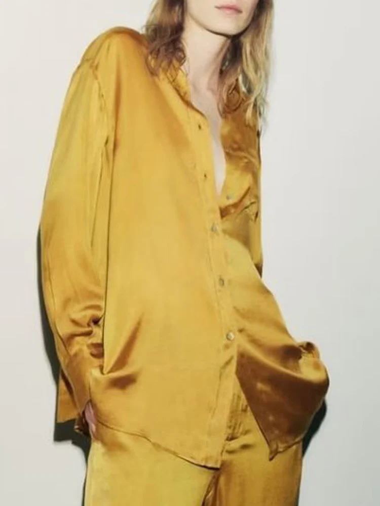 2023 Women Summer Satin Shirts Blouses Tops Fashion Solid Loose Pockets Female Elegant Street Turn-down Collar Top Cloth
2023 Women Summer Satin Shirts Blouses Tops Fashion Solid Loose Pockets Female Elegant Street Turn-down Collar Top Cloth