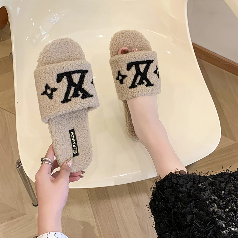 Women's Designer Non-slip Cotton Slippers 2023 Autumn Winter Casual Woolly Wear Home Advanced Sense Lamb Wool Flat Shoes Sandals
Women's Designer Non-slip Cotton Slippers 2023 Autumn Winter Casual Woolly Wear Home Advanced Sense Lamb Wool Flat Shoes Sandals