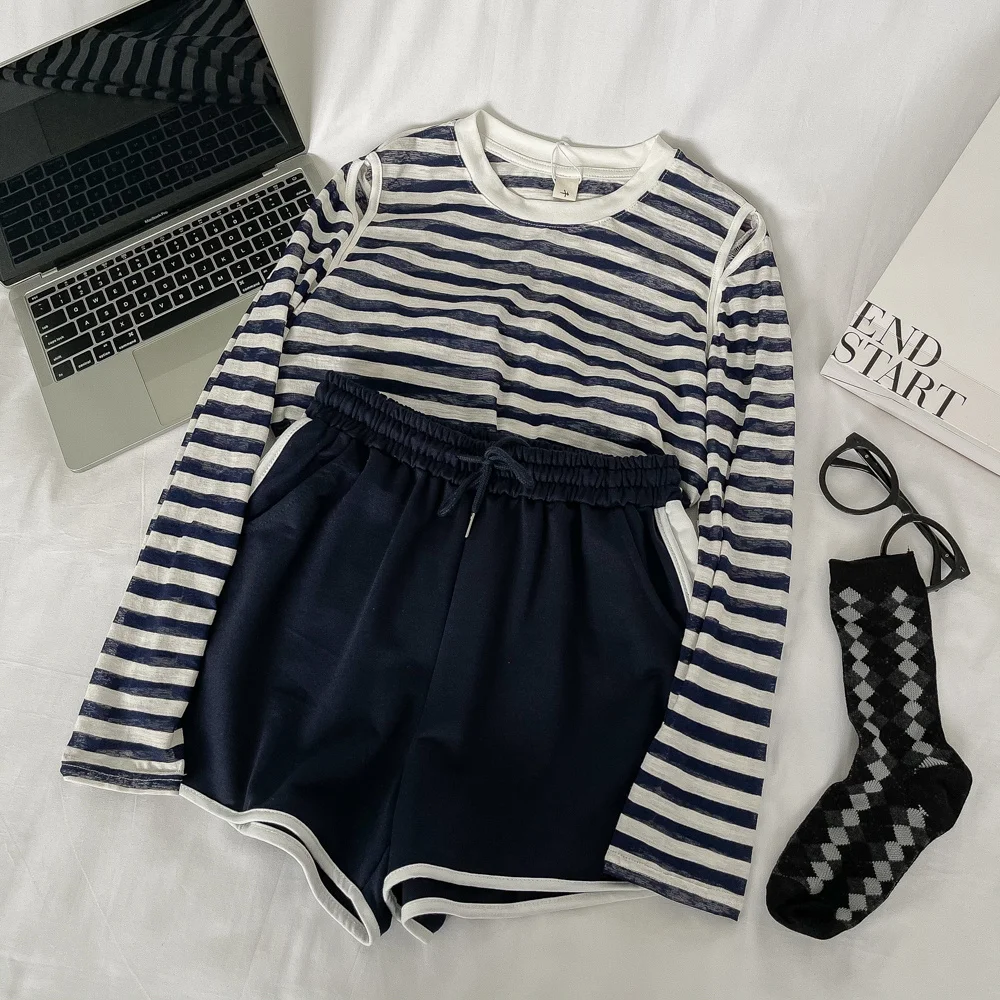 Summer Girls Short Set 2022 New Striped Long Sleeved T-shirt + Sportswear Casual Pants Shorts Two-piece Set
Summer Girls Short Set 2022 New Striped Long Sleeved T-shirt + Sportswear Casual Pants Shorts Two-piece Set