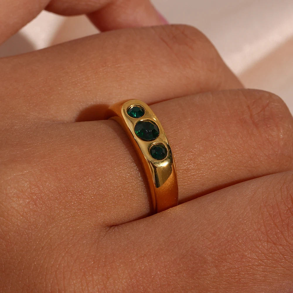2022 New Stainless Steel 3 Zircon Stone Emerald Green Signet Rings For Woman Minimalist Small Thin Surgical Steel Ring
2022 New Stainless Steel 3 Zircon Stone Emerald Green Signet Rings For Woman Minimalist Small Thin Surgical Steel Ring