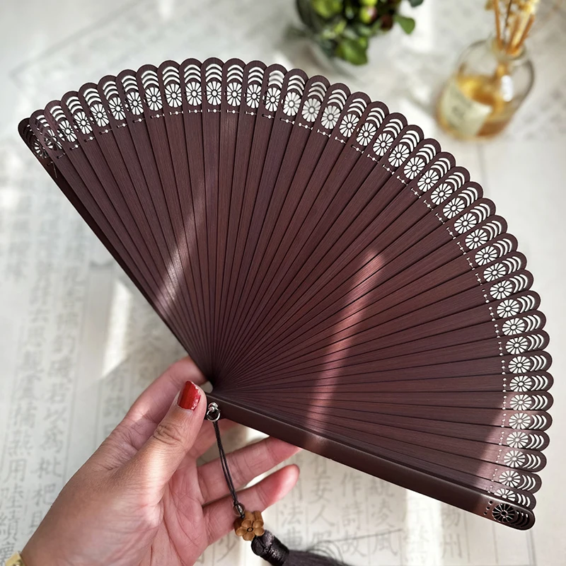 Plain Elegant Mini Folding Fan Women's Decorative Fan Daily Use Small Fan Wedding Gift Prom Party Outdoor Selfie Decoration
Plain Elegant Mini Folding Fan Women's Decorative Fan Daily Use Small Fan Wedding Gift Prom Party Outdoor Selfie Decoration