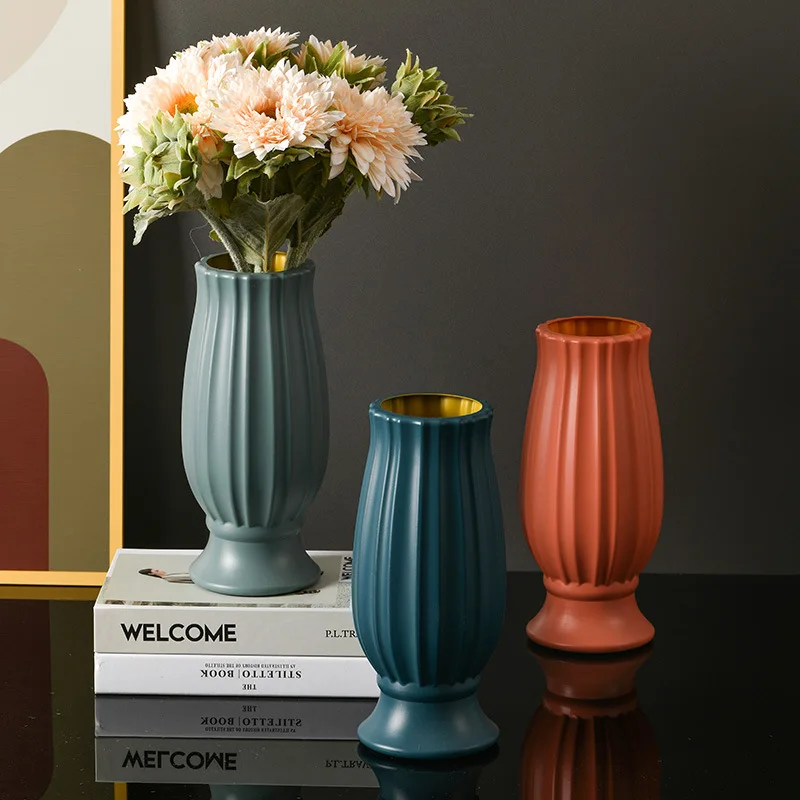 Simple and Modern Light Luxury Plastic Vase Simulation Ceramic Vase Wet and Dry Flower Arrangement Container Dining Table Decor
Simple and Modern Light Luxury Plastic Vase Simulation Ceramic Vase Wet and Dry Flower Arrangement Container Dining Table Decor