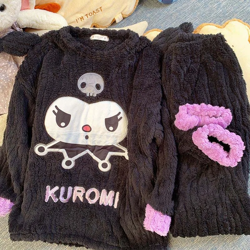 Sanrio Kuromi Cute Pajamas Women's Winter Thickened Plush Warm Coral Velvet Cartoon Winter Flannel Housewear Can Be Worn Outside
Sanrio Kuromi Cute Pajamas Women's Winter Thickened Plush Warm Coral Velvet Cartoon Winter Flannel Housewear Can Be Worn Outside