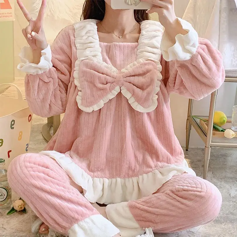 Bow Women Pajamas Set Winter Patchwork Sleepwear Fleece 2 Piece Pant Home Suit Fluffy Casual Piiama Warm Slash Neck Night Wear
Bow Women Pajamas Set Winter Patchwork Sleepwear Fleece 2 Piece Pant Home Suit Fluffy Casual Piiama Warm Slash Neck Night Wear