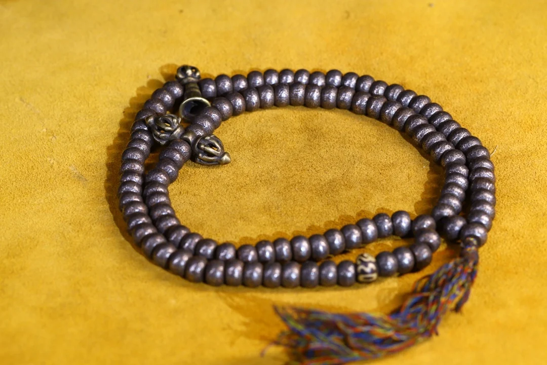 19"Tibet Temple Collection Old Tiantie Wear pattern Beads Vajra Necklace Amulet Dharma Worship Hall Town house Exorcism
19"Tibet Temple Collection Old Tiantie Wear pattern Beads Vajra Necklace Amulet Dharma Worship Hall Town house Exorcism