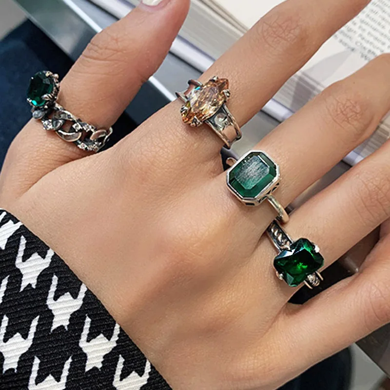 Vintage Classic Cubic Zirconion Crystal Green Rings For Women Girl Fashion Creative Party Accessories Gifts Jewelry Bague Homme
Vintage Classic Cubic Zirconion Crystal Green Rings For Women Girl Fashion Creative Party Accessories Gifts Jewelry Bague Homme
