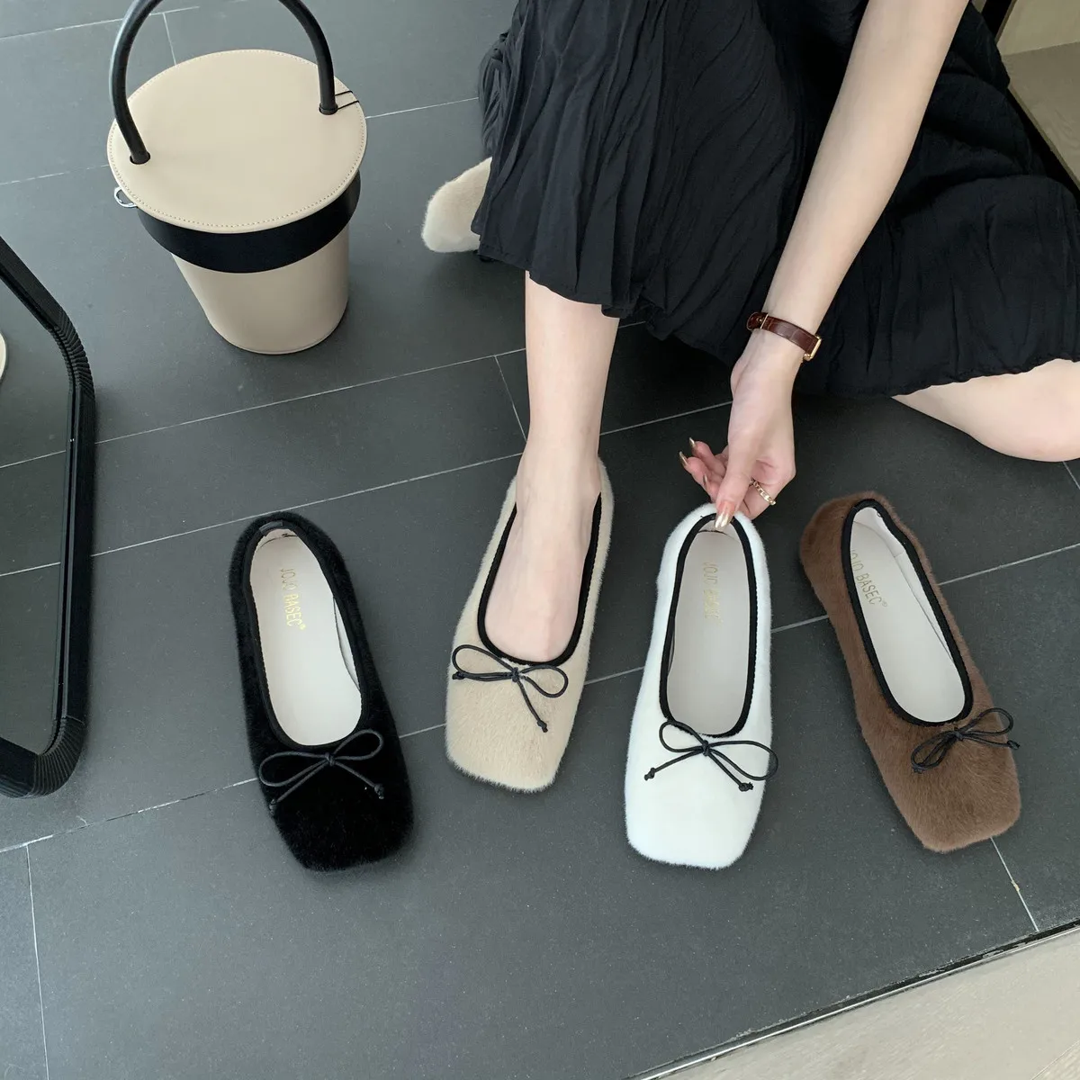 Bailamos Square Toe Grandma Shoes Elegant Casual Female Sneakers Soft Dress Furry Flats Bow-Knot Comfortable Loafers
Bailamos Square Toe Grandma Shoes Elegant Casual Female Sneakers Soft Dress Furry Flats Bow-Knot Comfortable Loafers