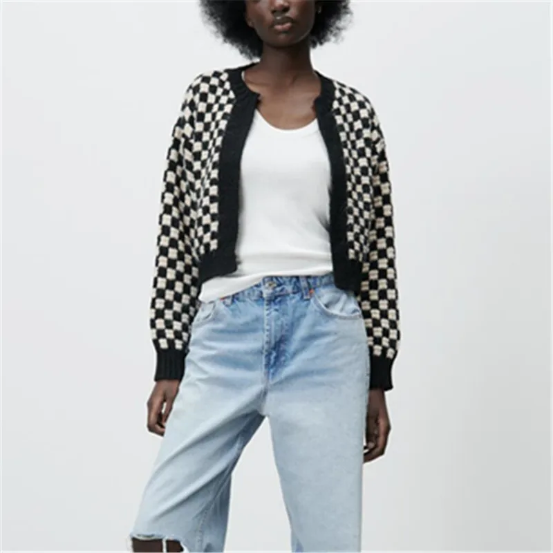 PB&ZA2022 spring new women's fashion sweet Ruili loose round neck long-sleeved plaid knitted short coat
PB&ZA2022 spring new women's fashion sweet Ruili loose round neck long-sleeved plaid knitted short coat