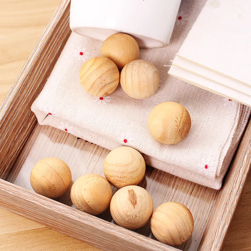 New 5Pcs Camphor Wood Moth Balls Insect Natural Cedar Ball Pest Cockroaches Control Mildew Wardrobe Clothes Drawer Bug Repellent
New 5Pcs Camphor Wood Moth Balls Insect Natural Cedar Ball Pest Cockroaches Control Mildew Wardrobe Clothes Drawer Bug Repellent