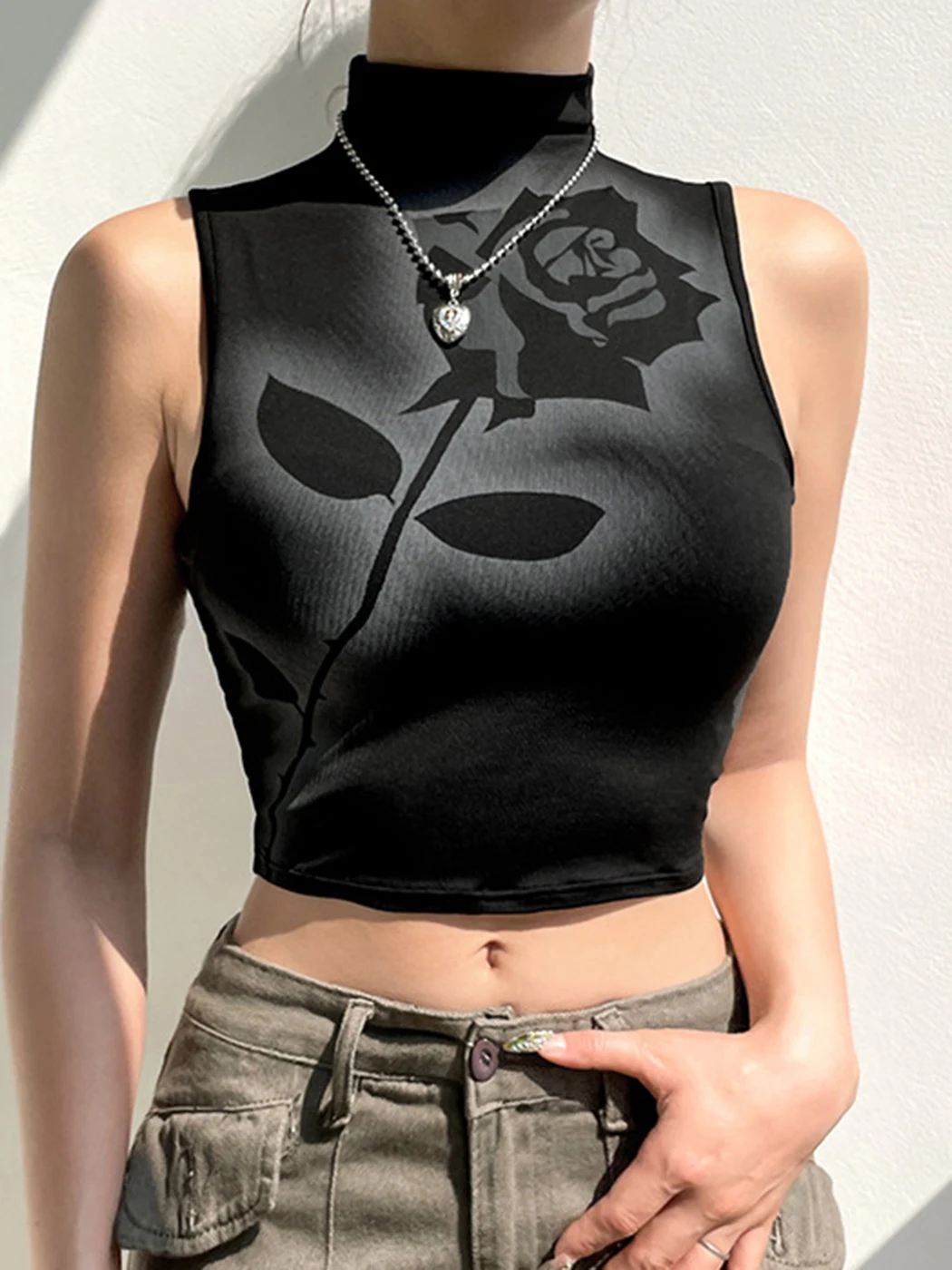 Vintage Rose Print High Neck Crop Top Women Sleeveless Slim Black Vest Streetwear Sexy Fashion Tank Tops Summer Clothes 2022
Vintage Rose Print High Neck Crop Top Women Sleeveless Slim Black Vest Streetwear Sexy Fashion Tank Tops Summer Clothes 2022