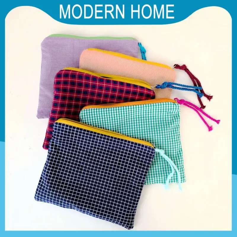 Cotton Cloth Plaid Cosmetic Bag 22x17cm Storage Pouch Girls Makeup Bag Storage Tools Large Capacity Zipper Pouch Storage Bag
Cotton Cloth Plaid Cosmetic Bag 22x17cm Storage Pouch Girls Makeup Bag Storage Tools Large Capacity Zipper Pouch Storage Bag