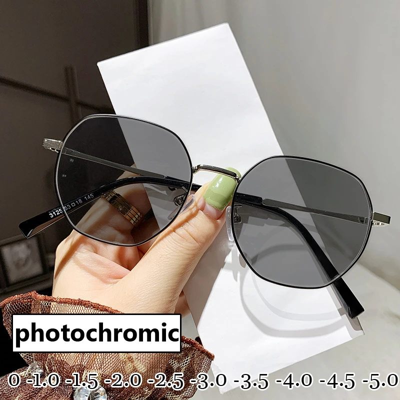 Finished Round Frame Eyeglasses Unisex Photochromic Myopia Glasses for Women Men's Anti Blue Light Minus Eyeglasses Diopter
Finished Round Frame Eyeglasses Unisex Photochromic Myopia Glasses for Women Men's Anti Blue Light Minus Eyeglasses Diopter