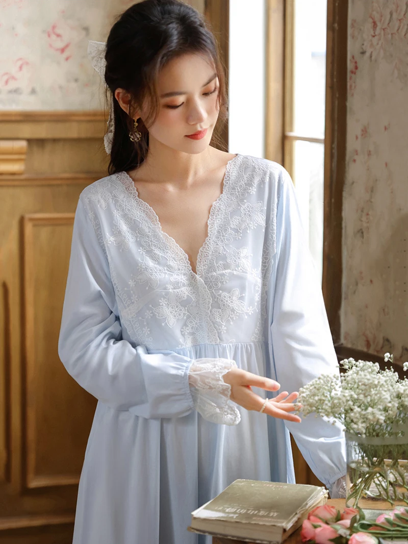 

Women Cotton Ruffles V-Neck Vintage Nightgowns Robe Nightie Long Dress Victorian Romantic Princess Sleepwear Nightdress Homewear