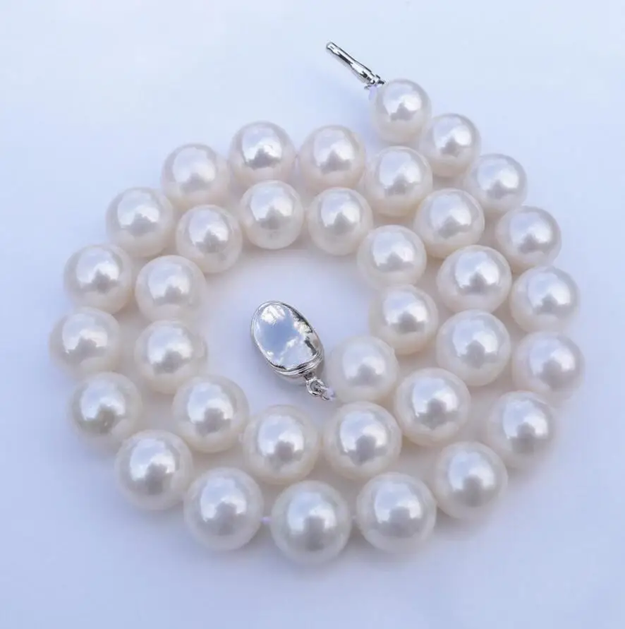 Колье с натуральным жемчугом, 13-15 мм
Колье с натуральным жемчугом, 13-15 мм