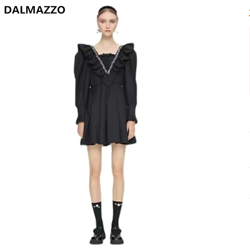 Женское приталенное платье-миди с оборками, черное дизайнерское платье с V-образным вырезом и блестящими камнями, роскошное вечернее платье...
Женское приталенное платье-миди с оборками, черное дизайнерское платье с V-образным вырезом и блестящими камнями, роскошное вечернее платье...