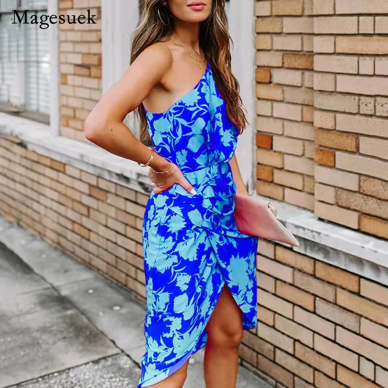 Женское трикотажное платье-миди с открытыми плечами и принтом
Женское трикотажное платье-миди с открытыми плечами и принтом