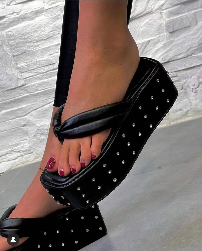 Chunky Platform Women Slippers Crystal Thick Sole Ladies Flip Flops Sexy Fashion Luxury Summer Shoes Sandals Slides Plus Size 43
Chunky Platform Women Slippers Crystal Thick Sole Ladies Flip Flops Sexy Fashion Luxury Summer Shoes Sandals Slides Plus Size 43