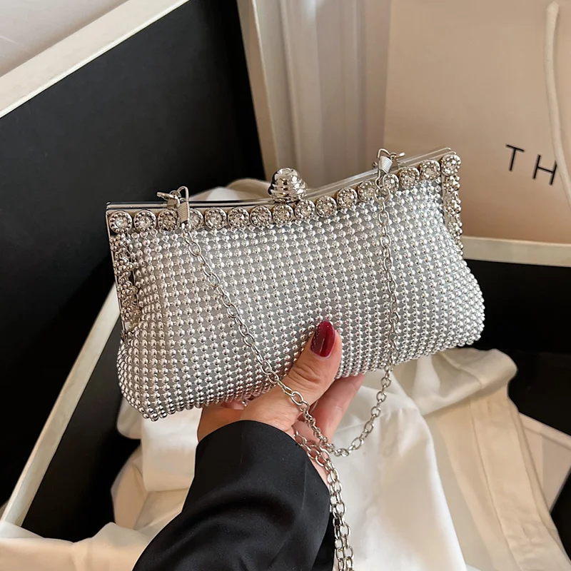 Clip Bag Purse For Female Luxury Shiny Rhinestones Evening Clutch Bag 2023 New Party Wedding Purse Handbag Chain Crossbody Bag
Clip Bag Purse For Female Luxury Shiny Rhinestones Evening Clutch Bag 2023 New Party Wedding Purse Handbag Chain Crossbody Bag