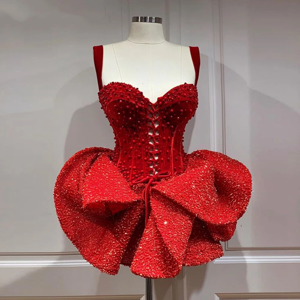 2023 Sparkly Beaded Red Mini Cocktail Dresses Sexy vestidos de cóctel Ruffled Sweetheart Short Prom Dress Girls robes
2023 Sparkly Beaded Red Mini Cocktail Dresses Sexy vestidos de cóctel Ruffled Sweetheart Short Prom Dress Girls robes