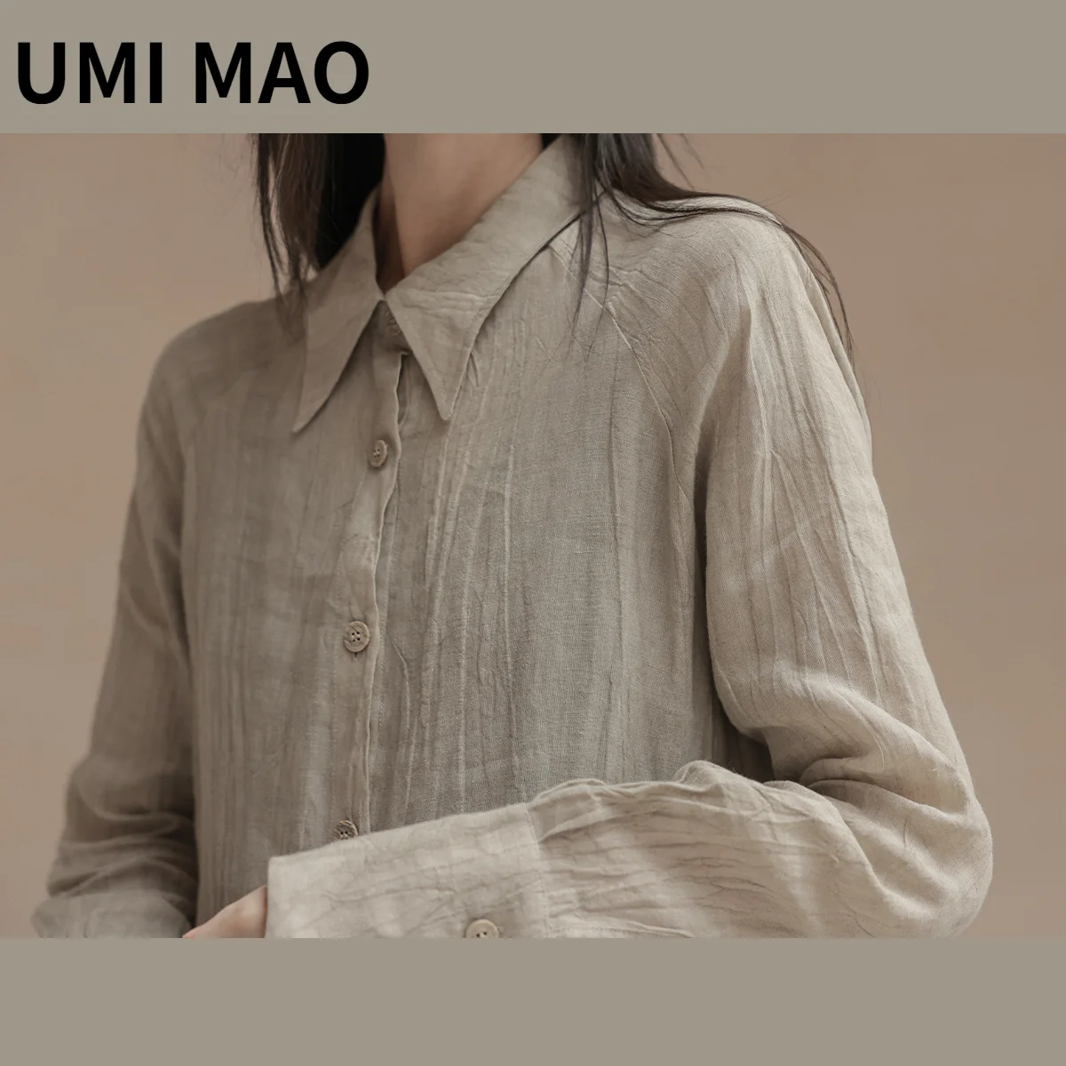 UMI MAO Chinese Style Homemade Pure Linen Simple And Versatile Artistic Pleated Long Collared Shirt In Two Colors Femme
UMI MAO Chinese Style Homemade Pure Linen Simple And Versatile Artistic Pleated Long Collared Shirt In Two Colors Femme
