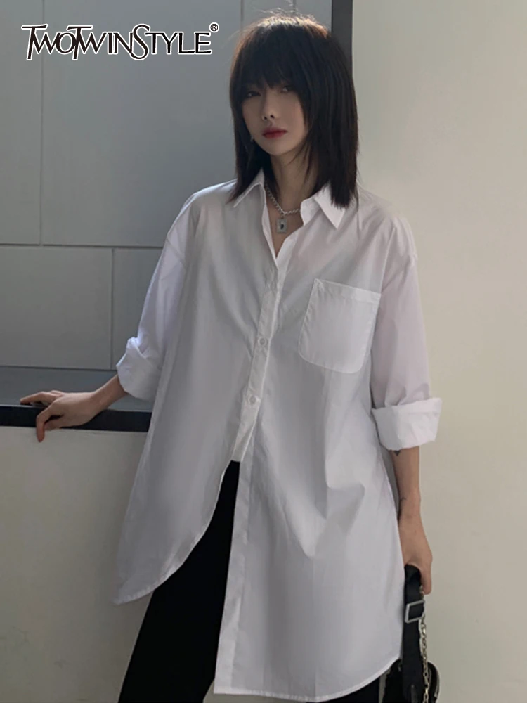 TWOTWINSTYLE Solid Minimalist Blouses For Women Lapel Long Sleeve Patchwork Pocket Irregular Casual Shirt Female Clothing 2023
TWOTWINSTYLE Solid Minimalist Blouses For Women Lapel Long Sleeve Patchwork Pocket Irregular Casual Shirt Female Clothing 2023