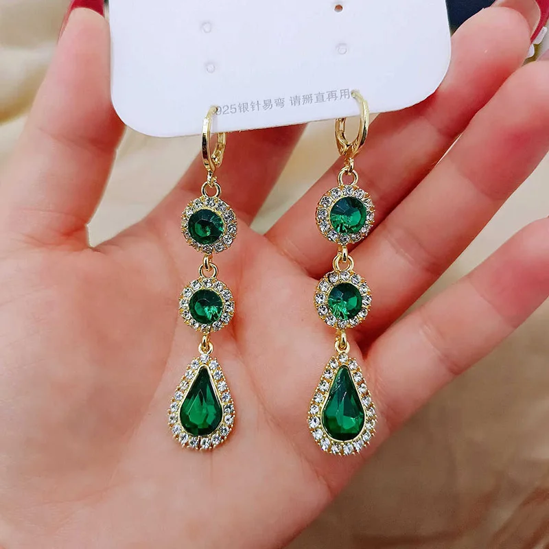 Green Zircon Ear Buckle New Water Drop Fashion All-match Female Earrings Jewelry Wedding Birthday Gift Accessories for Women
Green Zircon Ear Buckle New Water Drop Fashion All-match Female Earrings Jewelry Wedding Birthday Gift Accessories for Women