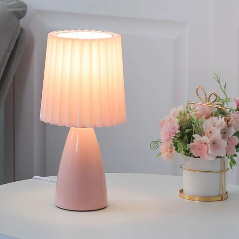 Nordic LED Table Lamp Pleated Paper Ceramic Light For Living Room Bedroom Study Room Hotel Bedside Desk Decorative Luminaires
Nordic LED Table Lamp Pleated Paper Ceramic Light For Living Room Bedroom Study Room Hotel Bedside Desk Decorative Luminaires